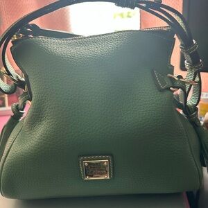 Green Dooney Bourke tote purse   . Only worn once